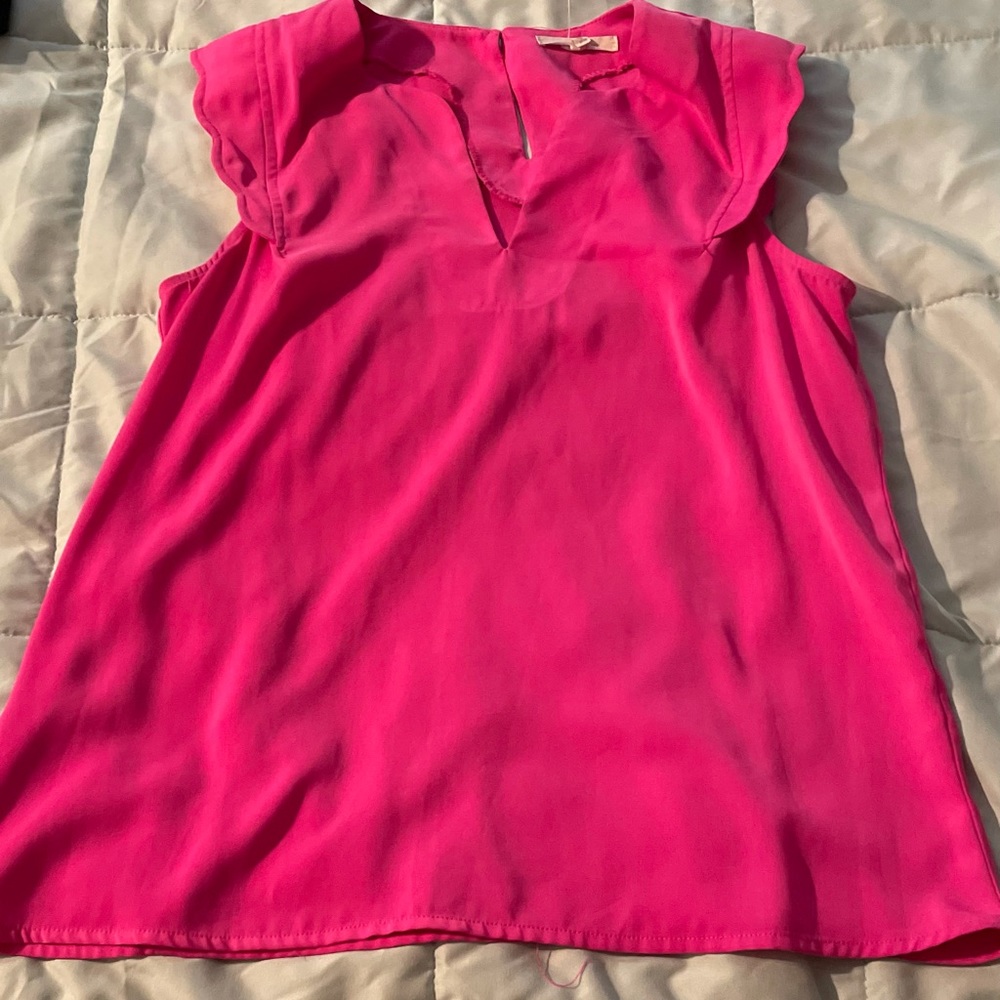 Scallop sleeve blouse